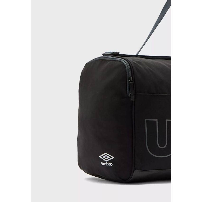 Umbro Essential Large Holdall Bags